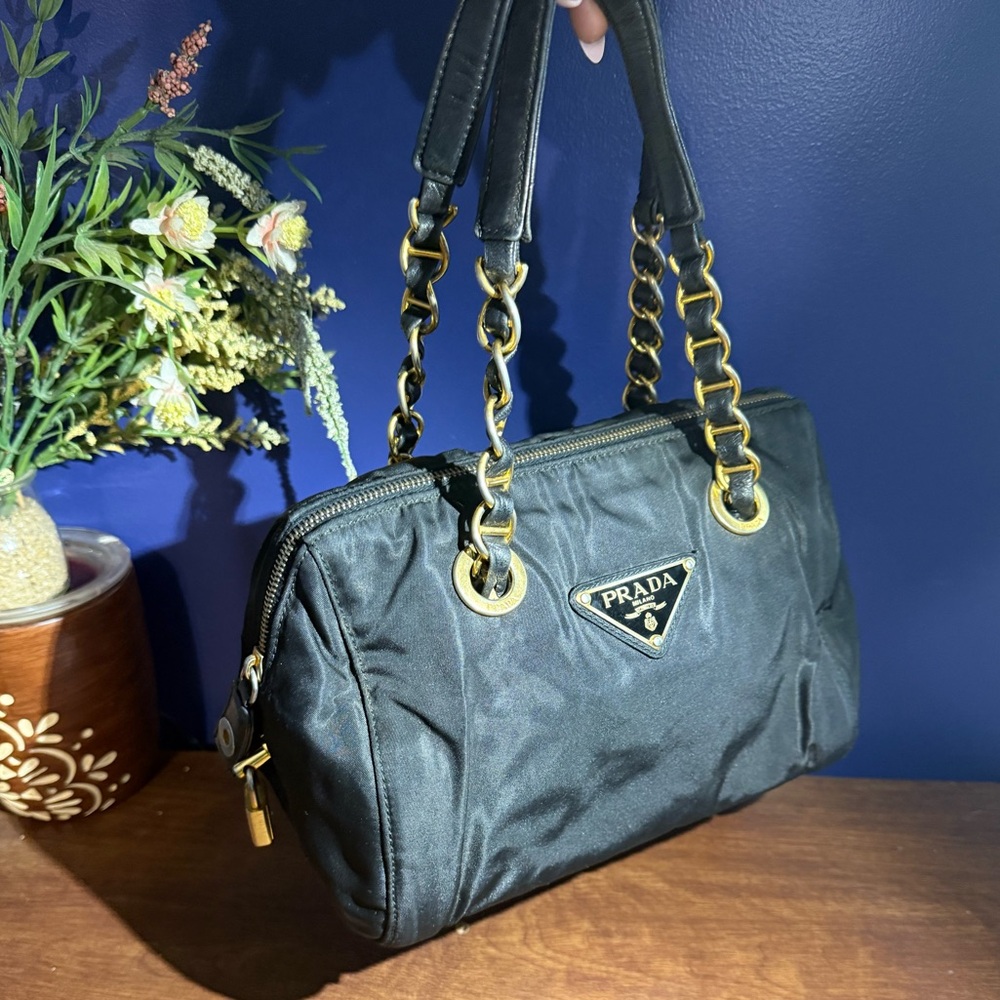 Vintage Nylon Prada Tessuto Handbag in Black- EUC- Gold chain handles- COA 🖤💛🖤💛🖤